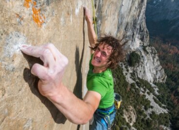 "Morgendämmerung" mit Adam Ondra -  Fingerübung: Adam Ondra bei der zweiten Begehung der "Dawn Wall" amEl Capitan im Yosemite-Nationalpark in Kalifornien. 