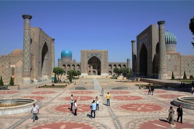 Moscheen, Medresen, Minarette - Der Registan in Samarkand: Für manche ist dies der nobelste öffentliche Platz der Welt.