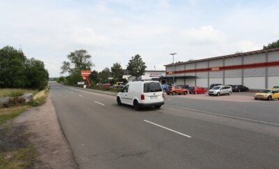 Moseler für Straßenverlegung am VW-Werk - Die Glauchauer Straße in Mosel wird umverlegt. 