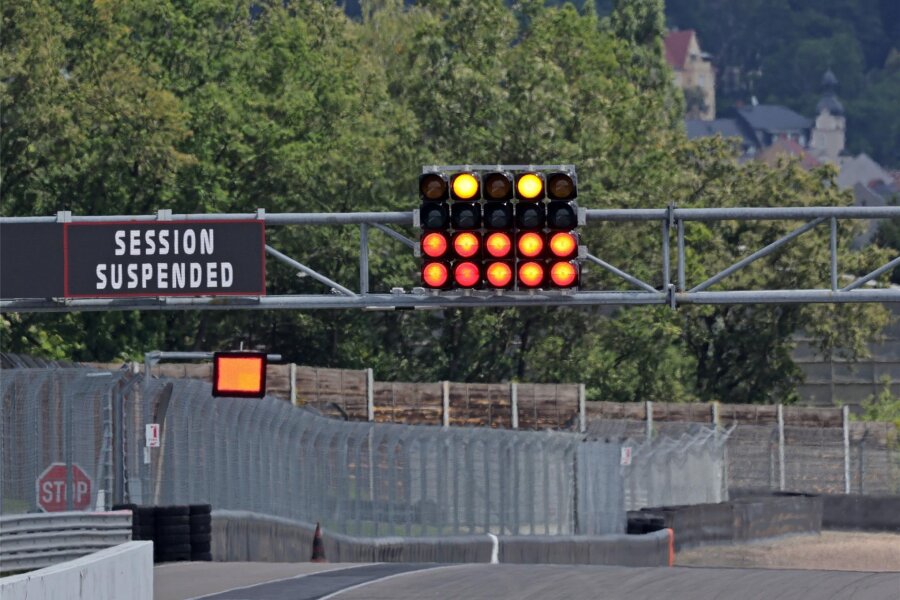 MotoGP am Sachsenring: Warum sorgt eine neue Startampel für bessere Fernsehbilder? - Eine neue Startampel wurde am Sachsenring installiert. Das Neue: Sie leuchtet auf beiden Seiten.