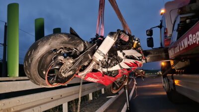 Motorradfahrer bei Fraureuth tödlich verunglückt - 
