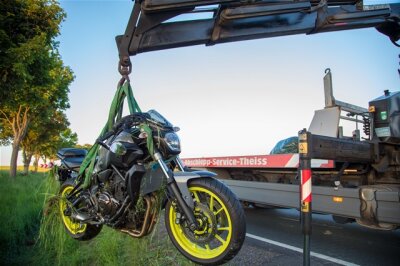 Motorradfahrer bei Unfall auf B173 bei Oberschöna schwer verletzt - Bei einem Motorradunfall am Montag auf der B 173 bei Oberschöna wurde ein Biker verletzt.