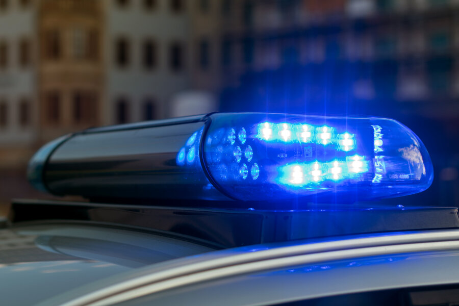 Ein Motorradfahrer hat sich am Mittwochabend eine wilde Verfolgungsjagd mit der Polizei durch Zwickau geliefert.