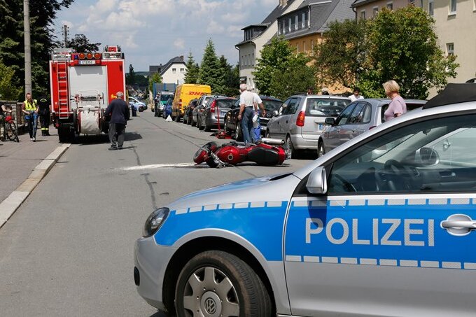 Motorradfahrer verunglückt auf Stelzendorfer Straße - 