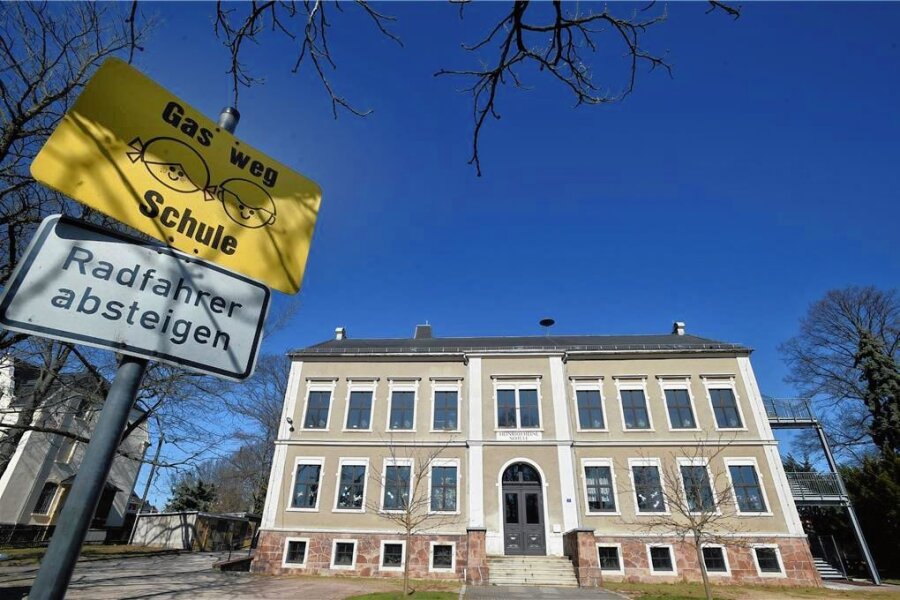 Mühlauer Grundschule soll Amoksignalanlage erhalten - Die Grundschule im Mühlau soll eine Amoksignalanlage erhalten. 