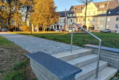 Mühltroffer Ortsmitte als Treffpunkt für Bürger neu gestaltet - Die Treppe zum Platz wurde erneuert.
