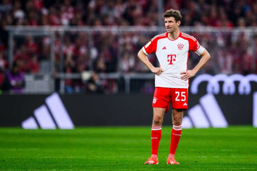 Müller über fast verpasste Meisterschaft: "Suppe auslöffeln" - Thomas Müller hat Bayer Leverkusen bereits zur Meisterschaft gratuliert.
