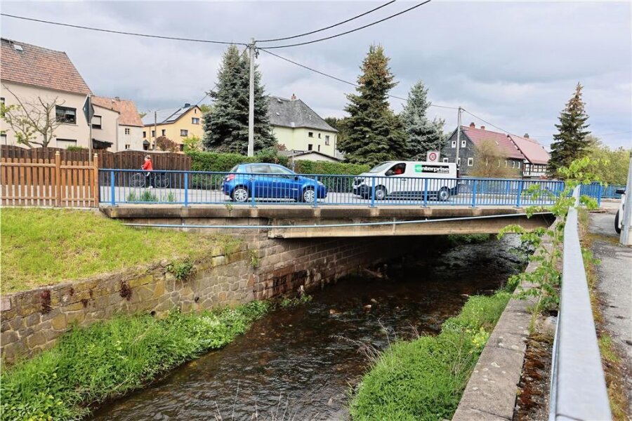 Mülsen: Brückeninstandsetzung in Jacob wird teurer - Die Instandsetzung der sogenannten Penny-Brücke im Zuge der grundhaften Instandsetzung der St. Jacober Hauptstraße in Mülsen wird 125.000 Euro teurer als geplant. 