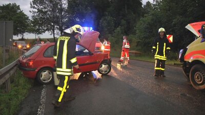 Mülsen St. Jakob: Ford prallt auf Rettungswagen - 