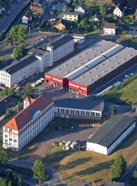 Mugler will in Oberlungwitz noch weiter wachsen - Ein Blick auf das Mugler-Gelände in Oberlungwitz aus der Vogelperspektive. Die Firma plant an Erweiterungen. 