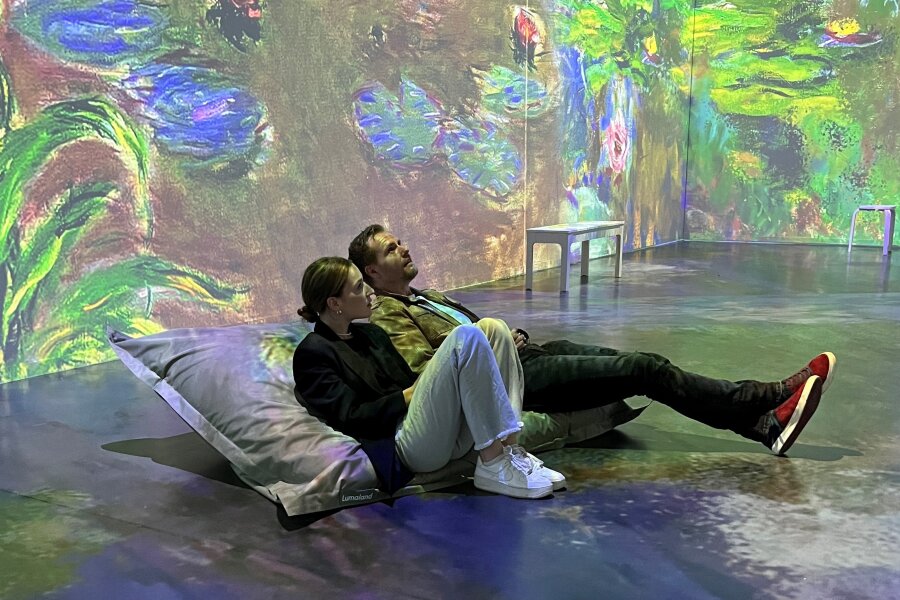 Multimediale Ausstellung zu Maler Monet in Dresden - Blick in die multimediale Ausstellung zu Monet.