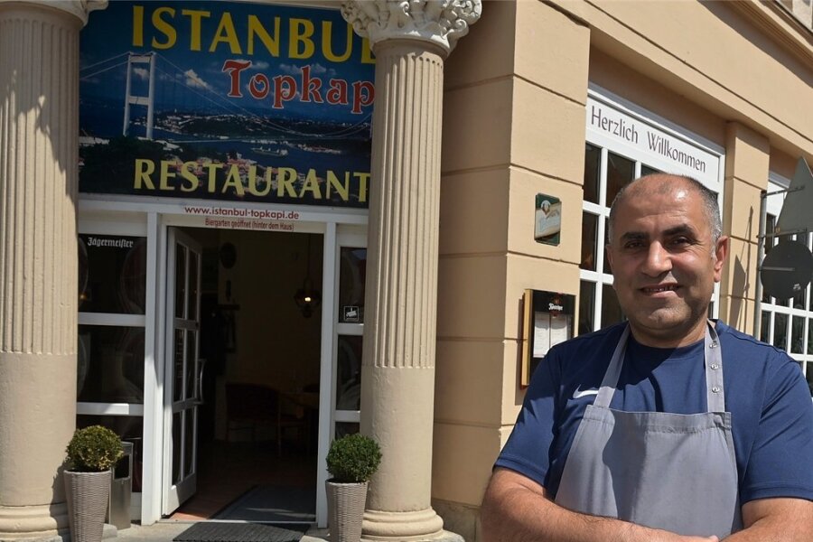 Murat Bektas vor seinem Restaurant Istanbul Topkapi in Aue. 