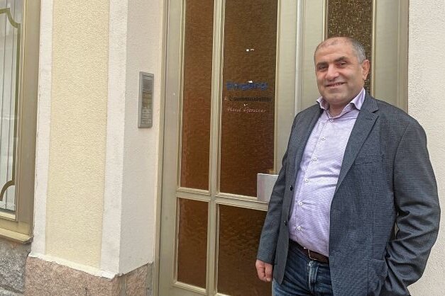 Murat wieder in Aue: Was wird aus seinem alten Gasthaus? - Murat Bektas hat sich in Aue ein Haus gekauft. 28 Jahre war er Gastwirt in der Stadt, ihm gehörte das Restaurant Istanbul Topkapi. Das ist seit Ende Oktober 2022 geschlossen. 