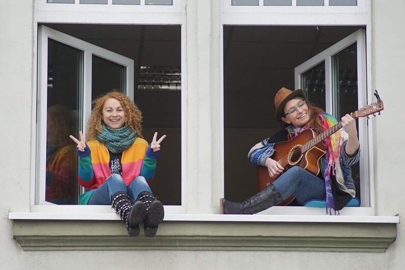 Murmelmädchen machen musikalisch Mut - Das Kirchberger Duo "Murmelmädchen". 