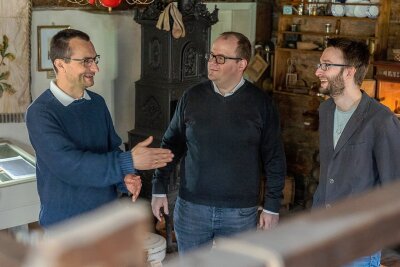 Museumsförderer rufen in Lengenfeld neues Format ins Leben - Museumsleiter Michael Heuck, Torsten Reichel und Fördervereinschef Markus Stark (von links) besprechen sich im Stadtmuseum. 