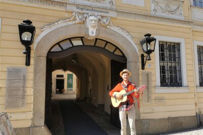 Musikalische Führung durch die Plauener Altstadt - Marvin Schaarschmidt lädt am Freitag zu einer musikalischen Führung durch die Plauener Altstadt ein.