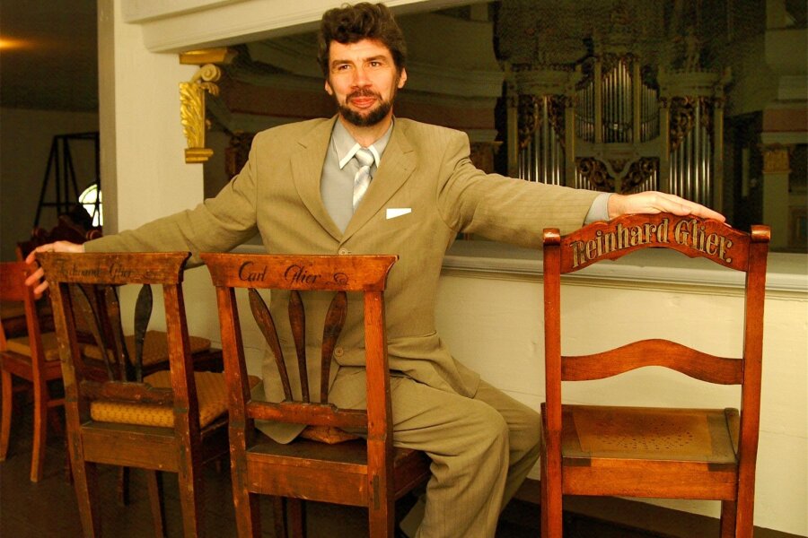 Musikalische Spursuche von Klingenthal über Kiew nach Moskau - 2006 hatte der Moskauer Professor Kyrill Novosselski in den Klingenthaler Rundkirche „Zum Friedefürsten“ auf Stühlen seiner vogtländischen Vorfahren Platz genommen.