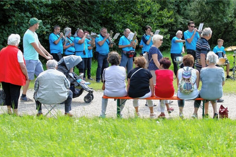 Musikalischer Parkspaziergang im Plauener Stadtpark ist abgesagt - Das Schalmeienorchester Plauen hatte im Vorjahr zu den Mitwirkenden des Musikalischen Parkspaziergangs gehört. 