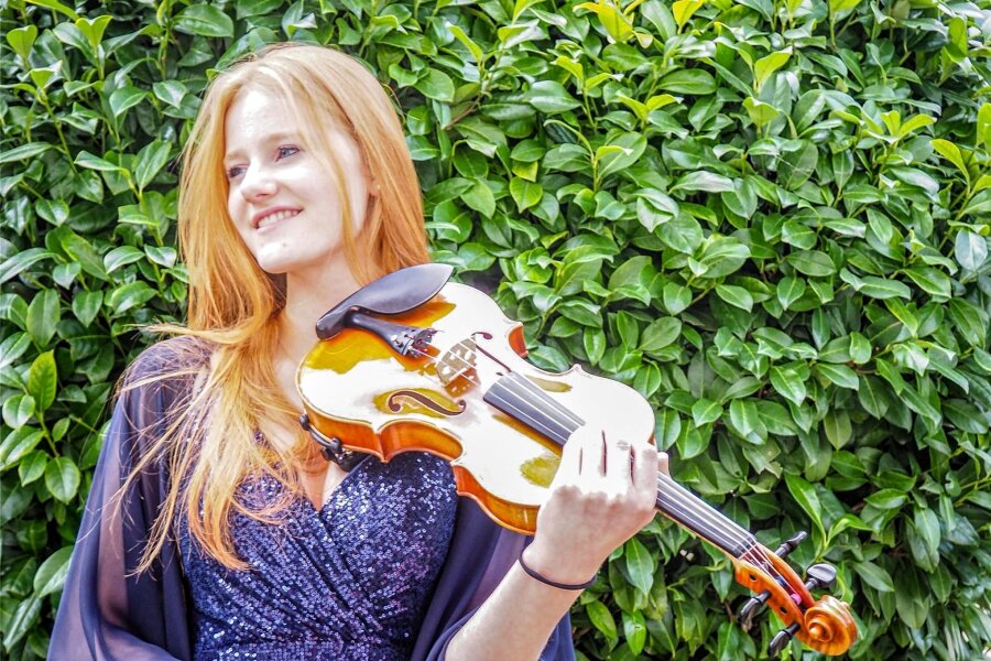 Musiker aus dem Erzgebirge erweisen in Chemnitz und Thum auch Udo Jürgens die Ehre - Pauline Langer wird als Solistin an der Violine an den Jahreskonzerten der Thumer Bläser mitwirken. Die 19-Jährige kommt aus Nordheim bei Heilbronn in Baden-Württemberg.