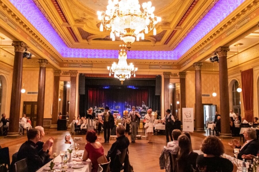 Musikfest-Premiere: 100 Gäste erleben erste Ballnacht mit Tango und Bandoneon 