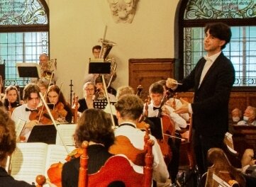 Die Junge Philharmonie Augustusburg beim Eröffnungskonzert des Augustusburger Musiksommers 2021 in der Stadtkirche.