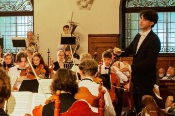 Die Junge Philharmonie Augustusburg beim Eröffnungskonzert des Augustusburger Musiksommers 2021 in der Stadtkirche.