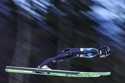 Nach 37 Jahren wieder Edelmetall: Sachsens Titelhoffnung im Skispringen heißt Adrian Tittel - Der Sachse Adrian Tittel bei der Junioren-WM in Planica auf dem Anflug zur Bronzemedaille.