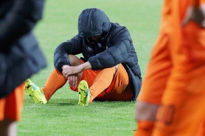 Nach Abstieg des EHV und des FC Erzgebirge: Aue-Bad Schlema fürchtet um Sportstadt-Image - Enttäuschung auch beim FCE nach der Pleite gegen Darmstadt. 