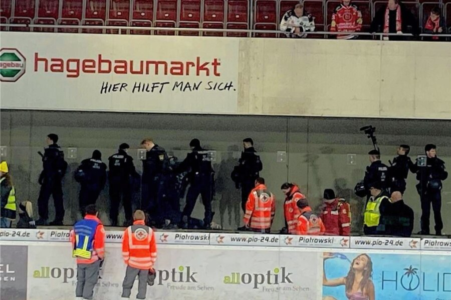 Nach Ausschreitung beim Eishockey: Fußball-Profi aus Bayreuth spendet 2500 Euro an Eispiraten-Fans - Kurz nach der Partie zwischen Bayreuth und Crimmitschau war es zu Ausschreitungen gekommen, an denen Felix Weber beteiligt gewesen sein soll. 