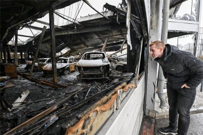 Nach Autohaus-Großbrand in Mittelbach: Abverkauf, Abriss, Aufbau bei  Familie Fugel