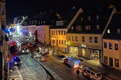 Nach Brand mit einem Toten in Annaberg: Brandursache steht fest - Bei einem Brand in der Annaberger Innenstadt ist am Mittwochabend der ehemalige langjährige Leiter der Freiwilligen Feuerwehr Annaberg gestorben.