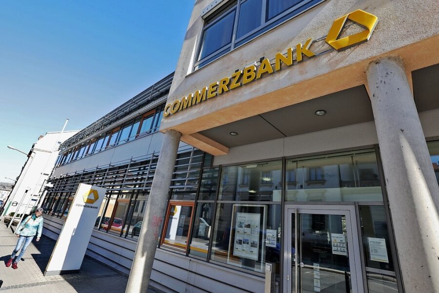Nach Commerzbank-Auszug in Meerane: Klinik prüft Bedarf - Eine Option für die bisher von der Commerzbank genutzten Räumlichkeiten ist der Einzug einer weiteren Arztpraxis. 