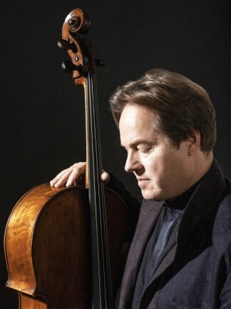 Nach Corona-Zwangspause: Dresdner Musikfestspiele finden wieder statt - Cellist Jan Vogler freut sich darauf, bei den Dresdner Musikfestspielen ab 11. Mai wieder vom Konzertpodium aus mit seinem Cello dem Publikum Geschichten erzählen zu können.  