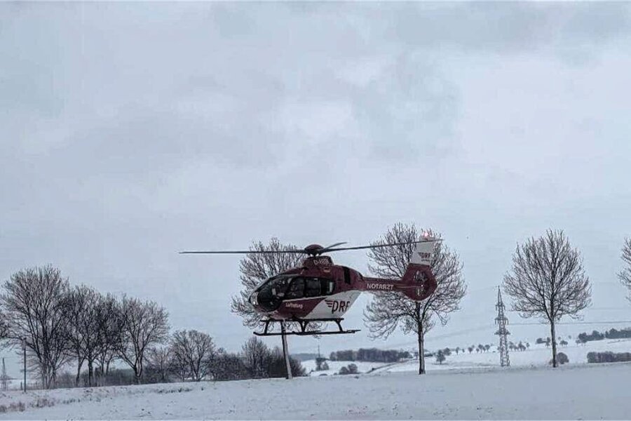 Nach dem schweren Unfall auf der B 173 bei Falkenau: Wie gefährlich sind die Soldatengrabkurven? - Nach einem Unfall in der oberen Soldatengrabkurve am 7. März musste ein 19-Jähriger schwerverletzt mit dem Hubschrauber ins Krankenhaus geflogen werden.