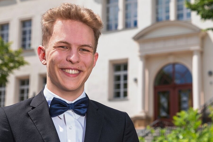 Nach dem Super-Abi ein Jahr Praxis - Jason Neubert aus Pockau hat sein Abitur am Marienberger Gymnasium mit der Traumnote 1,0 abgelegt. 