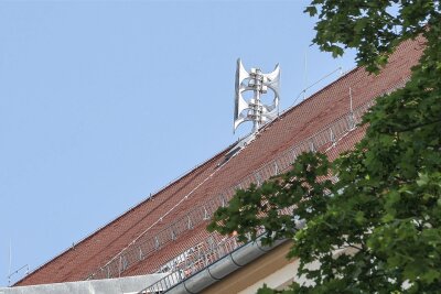 Nach dem Weihnachts-Hochwasser: Chemnitz baut Netz von Sirenen weiter aus - 30 digitale Sirenen gibt es im Stadtgebiet, weitere sollen folgen. Im vergangenen Jahr kam beispielsweise die Sirene auf der Comenius-Grundschule in Altchemnitz dazu.