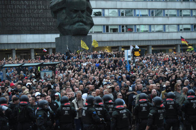 Tausende Demonstranten und Gegendemonstranten standen sich im August 2018 nach dem Tod von Daniel H. in der Chemnitzer Innenstadt gegenüber. 