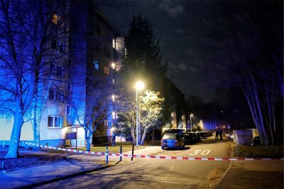 Nach Drohung von Mann in Chemnitz: Polizei und Rettungsdienst im Großeinsatz - Mehrere Wohnungen mussten evakuiert werden.