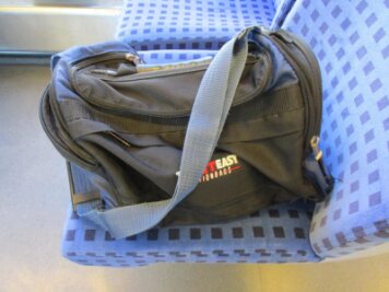Die Bundespolizei sucht den Besitzer der Sporttasche, die am Montag in Werdau für Aufregung gesorgt hatte. 