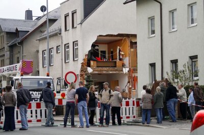 Alle losen Teile an der Unglücksbaustelle dieses Hauses an der Chemnitzer Jagdschänkenstraße mussten entfernt werden.