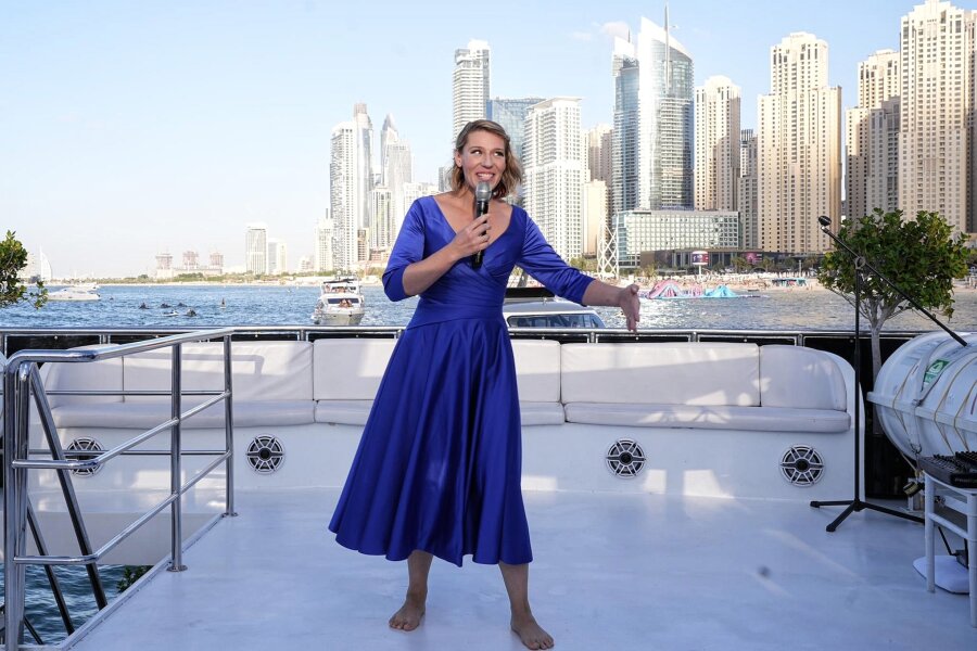 Nach Erfolg auf Jacht in Dubai: Vogtländerin plant in Erlbach Event zu sexueller Energie - Stephanie Menz hielt auf einer Yacht in Dubai einen Vortrag über sexuelle Energie.