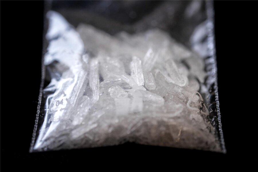Nach erfolgreicher Razzia in Leipzig: Das sind die größten sächsischen Drogenfunde der letzten Jahre - Bei einem Polizeieinsatz in Leipzig konnten große Mengen von Crystal Meth sowie Cannabis beschlagnahmt werden.