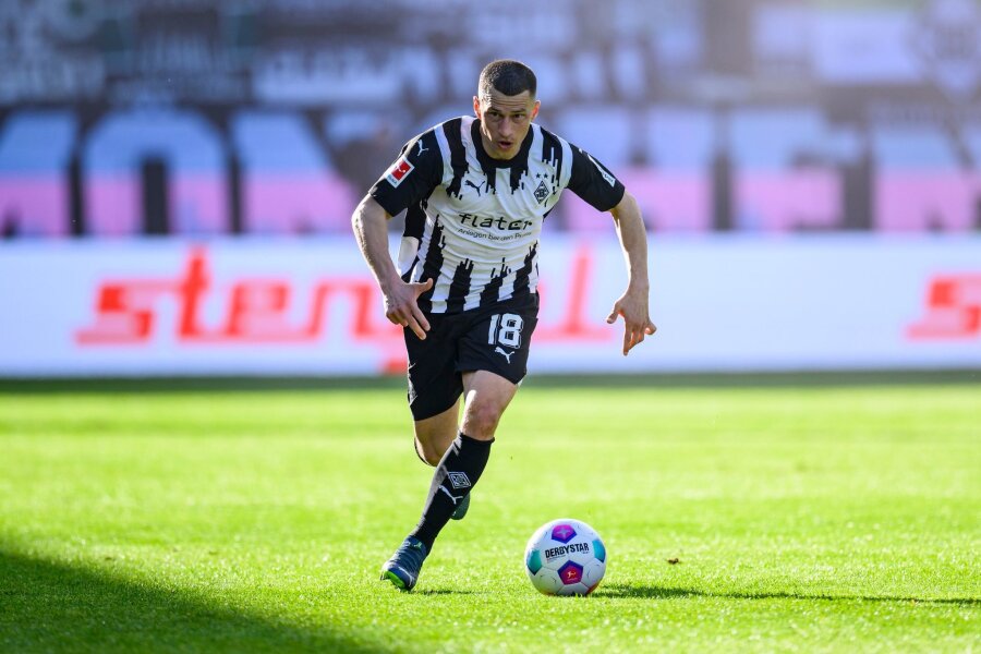 Nach Krebserkrankung: Lainer verlängert in Gladbach - Verteidiger Stefan Lainer hat seinen Vertrag in Gladbach um zwei Jahre verlängert.