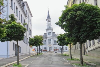 Nach Kritik: Einwohnermeldeamt Oelsnitz soll schneller werden - Rathaus Oelsnitz.