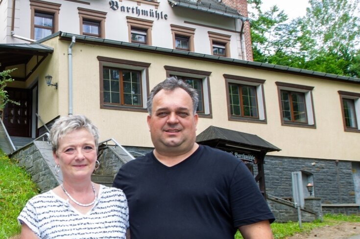 Andrea und Miodrag Djurdjevic eröffnen am Samstag das beliebte Ausflugslokal im Elstertal wieder. 