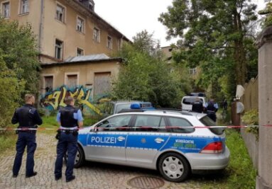 Nach Leichenfund auf Brache - Polizei schließt Straftat nicht aus - Der Tote wurde auf einer Industriebrache an der Zwickauer Straße gefunden.