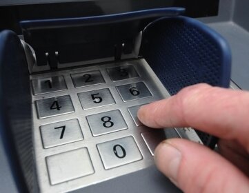 Nach Manipulation an Geldautomaten: Täter-Spur führt nach Bulgarien - 