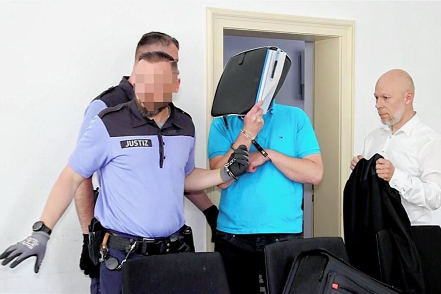 Nach Polizeieinsatz: Prozess gegen mutmaßlichen Drogendealer in Chemnitz - Bild vom Prozess gegen den 43 Jährigen, der sich unter anderem wegen unerlaubten Handeltreibens mit Betäubungsmitteln in nicht geringer Menge verantworten muss.