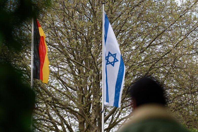 Nach Protesten zum Nahost-Konflikt: Wie geht man mit muslimischem Antisemitismus um? -            Nach den antisemitischen Vorfällen in Deutschland fordert der Bund Deutscher Kriminalbeamter Konsequenzen.