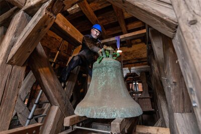 Nach Rückkehr der Glocken nach Penig: Warum läuten sie noch immer nicht? - Nach der Restaurierung sind die zwei Glocken der Kirche in Penig zurückgekehrt. Doch noch läuten sie nicht.